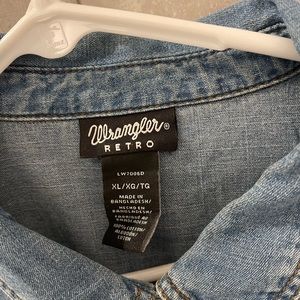 Women’s Wrangler denim shirt